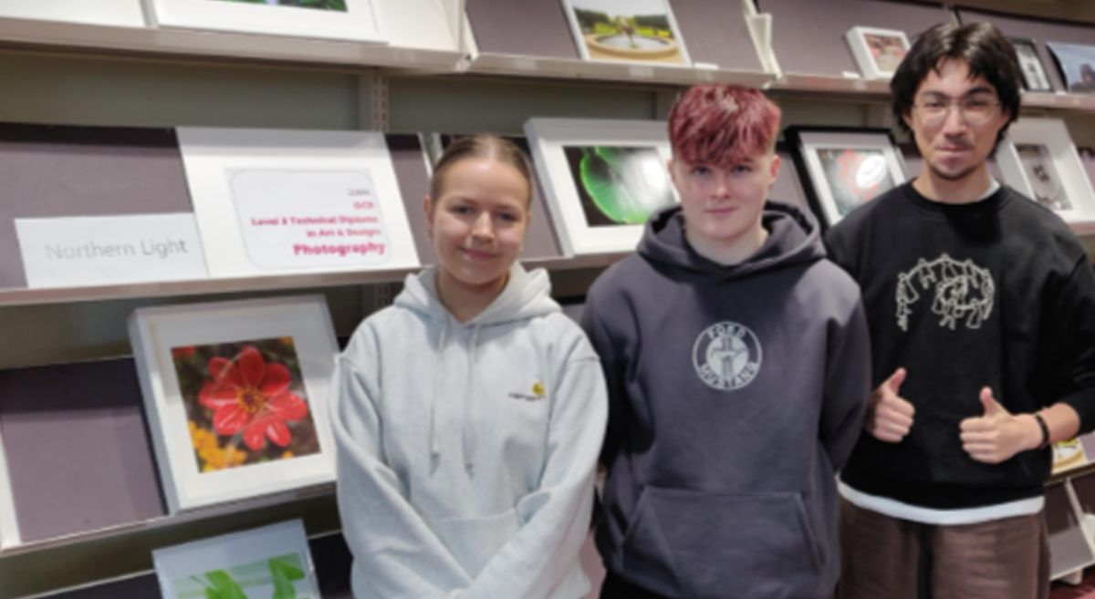 Picture of photography students in the Bangor LRC